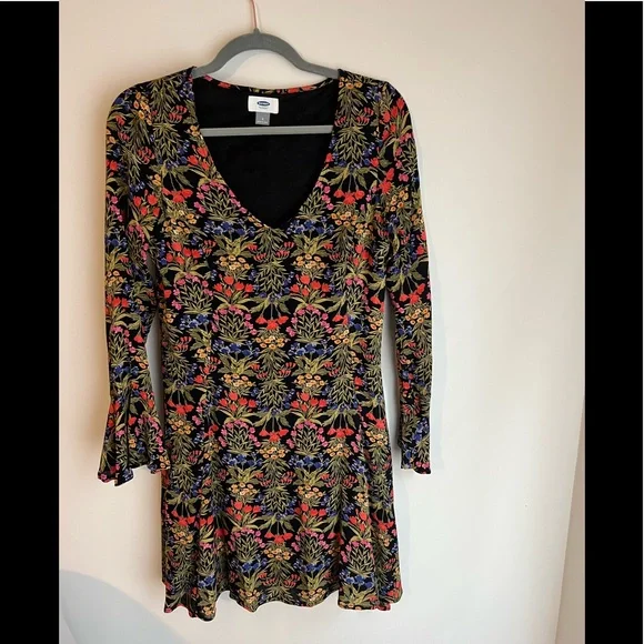 knee length dresses for ladies NEW Old Navy Blue Long Sleeved Floral Dress main image 1